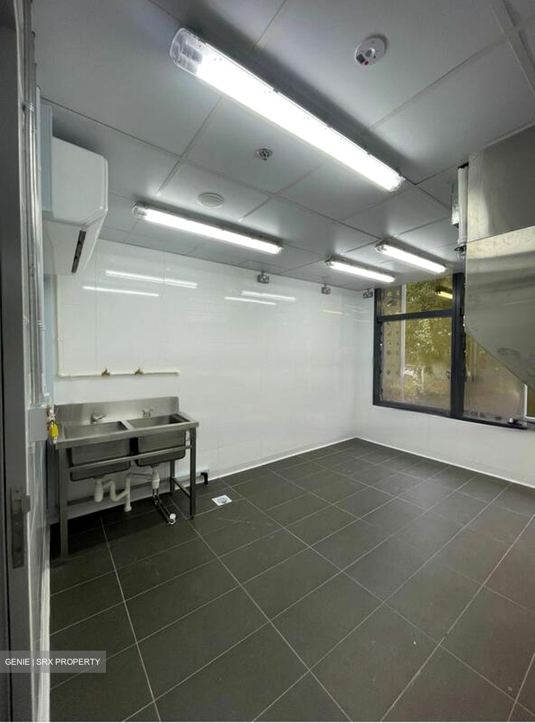Syh Logistics Building (D13), Retail #464082961